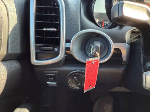 Used 2012 Porsche Cayenne image 30