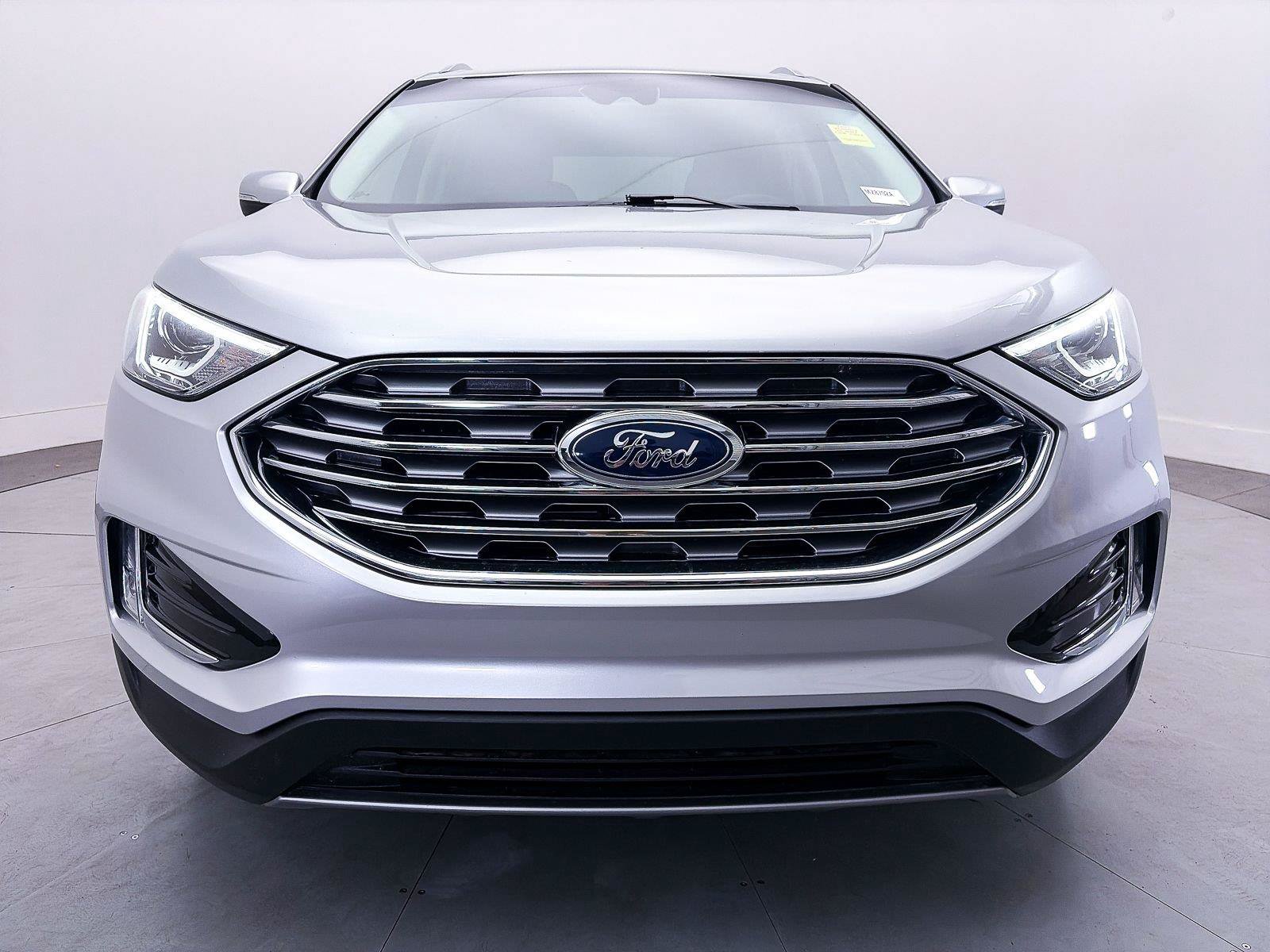 Used 2019 Ford Edge Titanium FWD image 11