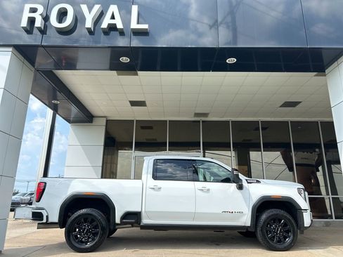 Used 2024 GMC Sierra 2500 AT4 w/ AT4 Premium Plus Package AWD/4WD image 1