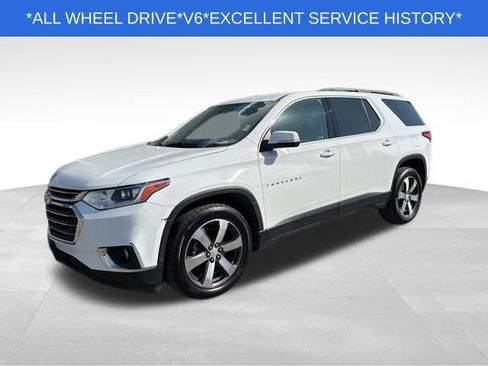 Used 2021 Chevrolet Traverse LT w/ LT Premium Package image 4
