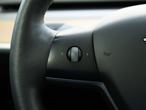 Used 2021 Tesla Model 3 Standard Range Plus image 20