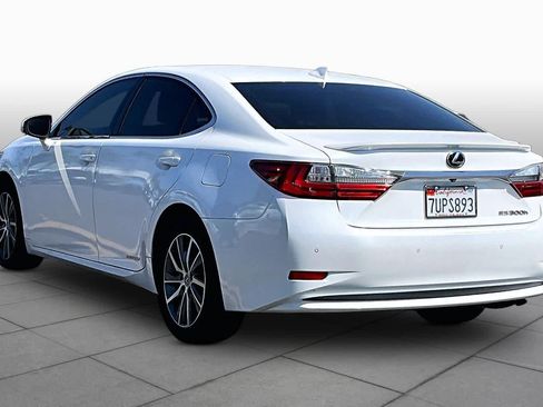 Used 2016 Lexus ES 300h w/ Navigation System Package FWD image 11