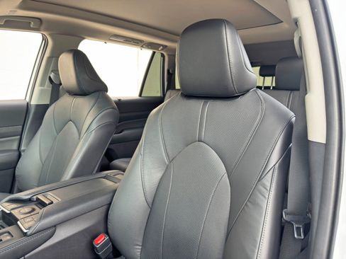 Used 2024 Toyota Grand Highlander FWD image 40