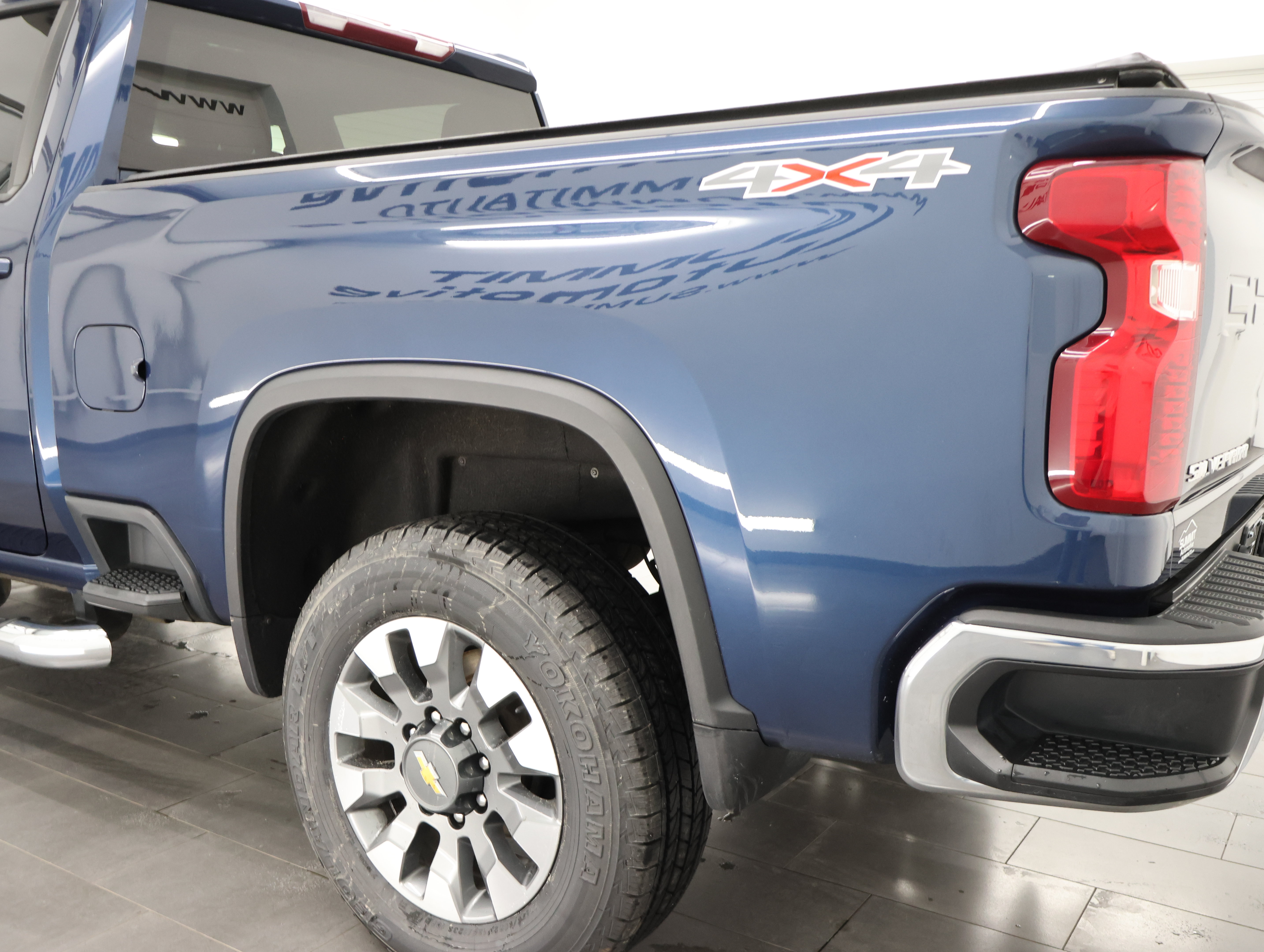 Used 2023 Chevrolet Silverado 2500 LT AWD/4WD image 32