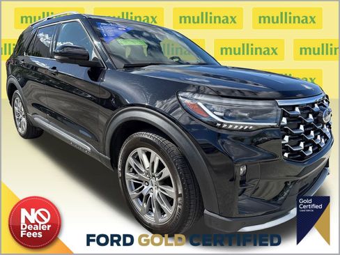 Used 2025 Ford Explorer Platinum image 1