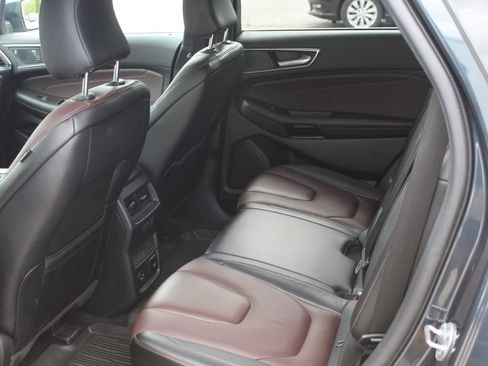 Used 2022 Ford Edge Titanium w/ Equipment Group 301A AWD/4WD image 18