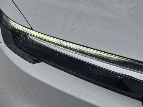 Used 2023 Honda CR-V EX image 5