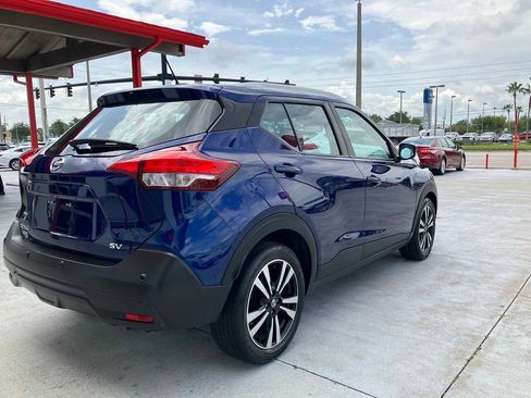 Used 2020 Nissan Kicks SV FWD image 2