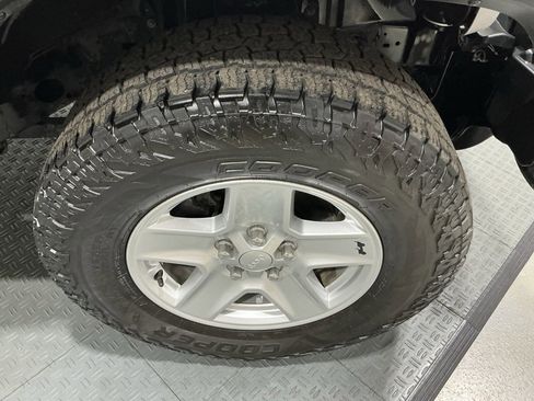 Used 2020 Jeep Gladiator Sport w/ Quick Order Package 24S image 50