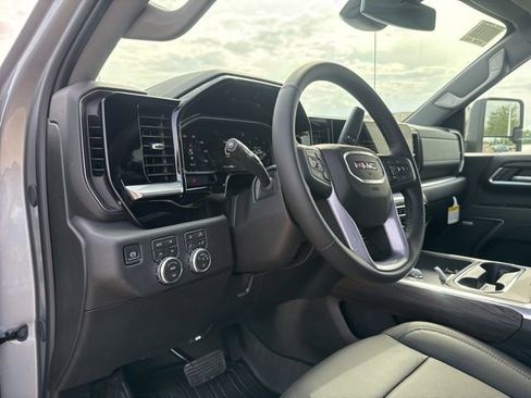 New 2026 GMC Sierra 2500 SLT w/ SLT Premium Package AWD/4WD image 13