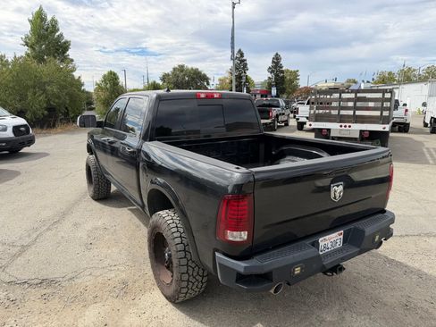 Used 2018 RAM 1500 Laramie AWD/4WD image 3