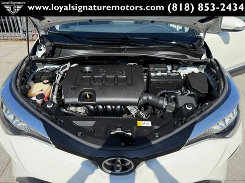 Used 2020 Toyota C-HR LE FWD image 31