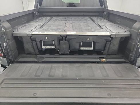 Used 2023 Nissan Frontier SV w/ Midnight Edition Package AWD/4WD image 9