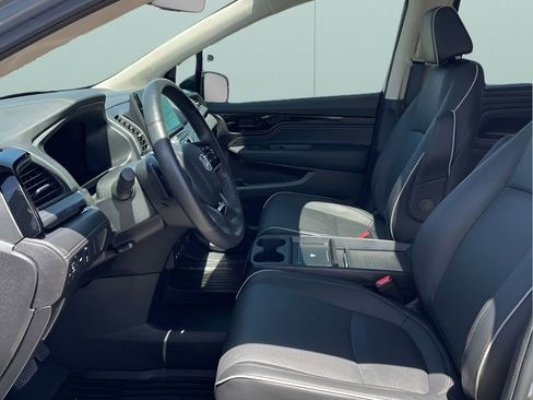 Used 2025 Honda Odyssey Elite image 12