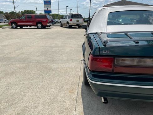 Used 1990 Ford Mustang LX RWD image 13