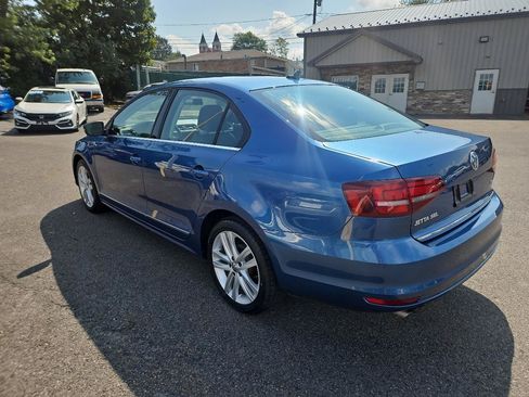 Used 2017 Volkswagen Jetta SEL FWD image 5