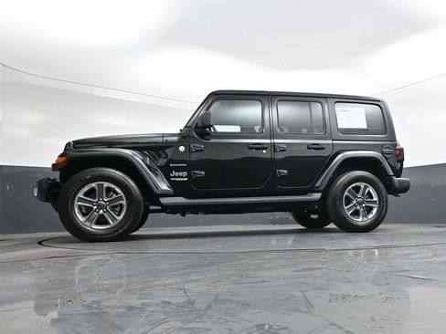 Used 2022 Jeep Wrangler Unlimited Sahara w/ Dual Top Group image 44
