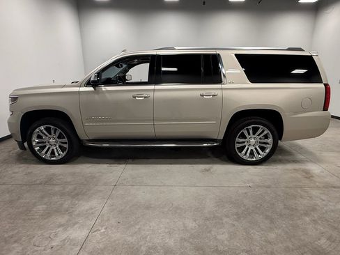 Used 2016 Chevrolet Suburban LTZ image 5