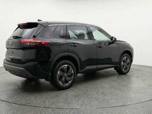 Used 2025 Nissan Rogue SV image 9