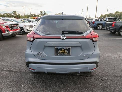 Used 2021 Nissan Kicks SV image 8