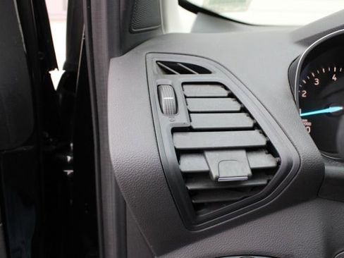 Used 2017 Ford Escape SE image 9