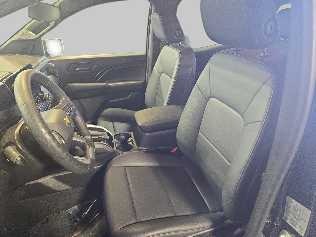 Used 2024 Chevrolet Colorado W/T AWD/4WD image 18