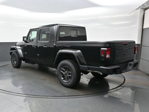 New 2026 Jeep Gladiator Sport AWD/4WD image 5