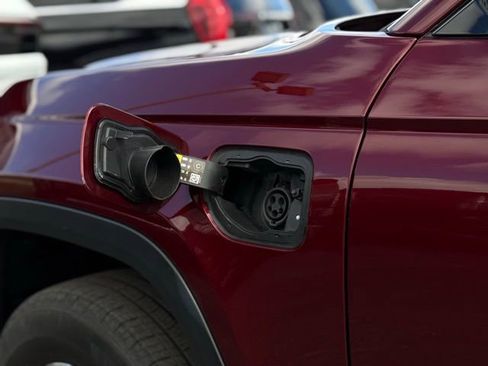 Used 2023 Jeep Grand Cherokee 4WD 4xe image 54