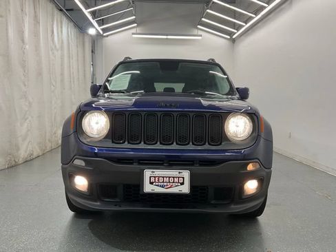 Used 2017 Jeep Renegade Altitude AWD/4WD image 3