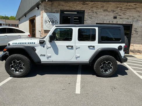Used 2023 Jeep Wrangler Unlimited Rubicon 4xe w/ Cold Weather Group AWD/4WD image 2