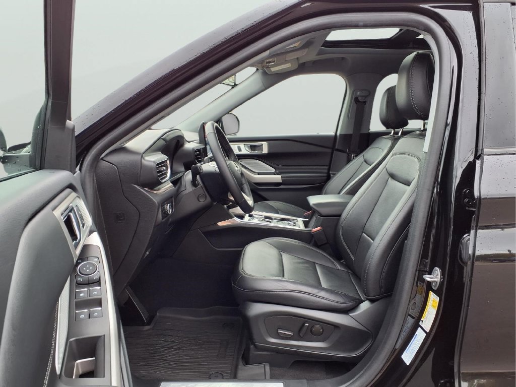 Used 2024 Ford Explorer Limited w/ Limited Technology Package AWD/4WD image 15