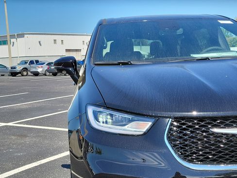 New 2026 Chrysler Pacifica Limited w/ Trailer Tow Group image 7