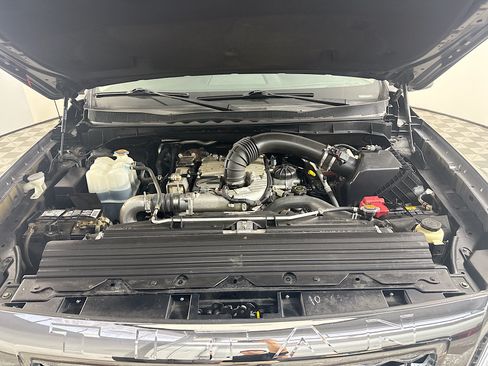 Used 2019 Nissan Titan SL w/ Chrome Package AWD/4WD image 39