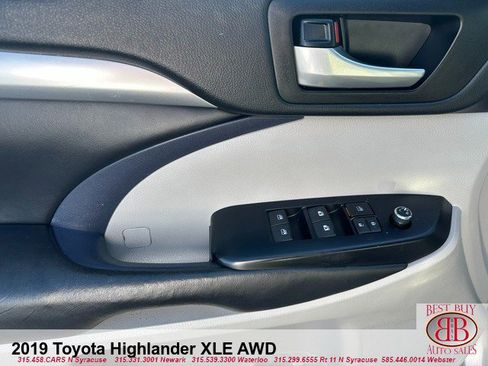 Used 2019 Toyota Highlander XLE AWD/4WD image 19