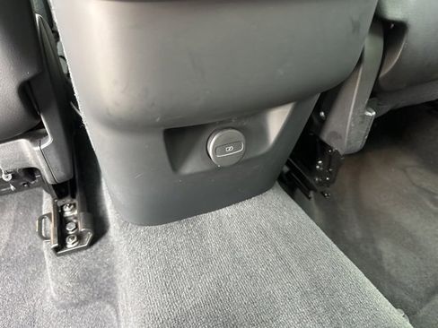 Certified 2025 Volvo XC60 B5 Plus image 15