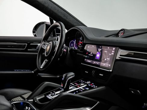 Used 2022 Porsche Cayenne Turbo image 48