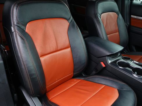 Used 2019 Ford Explorer XLT w/ Equipment Group 202A image 16