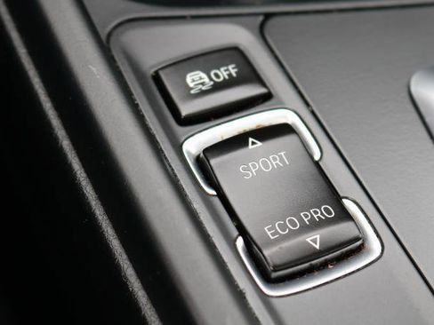 Used 2018 BMW 320i xDrive Sedan AWD/4WD image 14