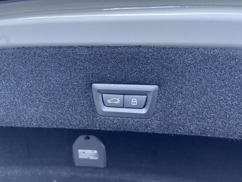 Used 2025 BMW i7 eDrive50 w/ M Sport Package image 34