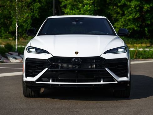 Used 2025 Lamborghini Urus SE AWD/4WD image 2