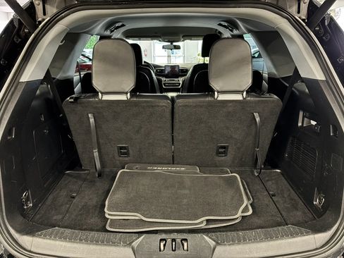 Used 2021 Ford Explorer XLT w/ Equipment Group 202A RWD image 45