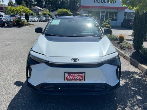 Certified 2025 Toyota bZ4X AWD image 5