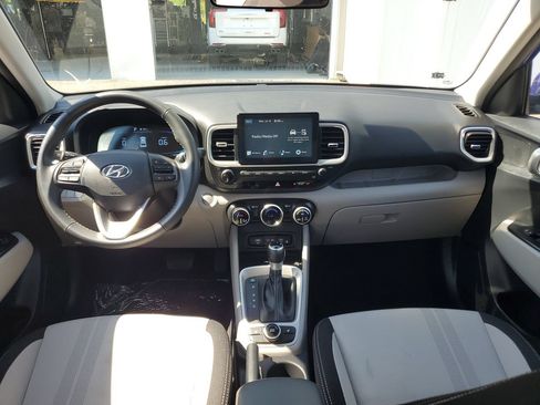 Used 2026 Hyundai Venue SEL FWD image 10