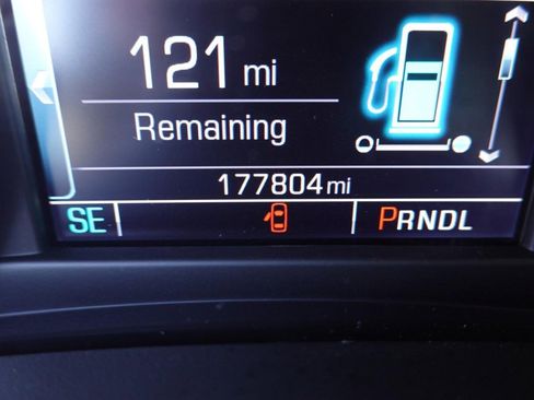 Used 2018 Chevrolet Suburban LT w/ Luxury Package image 11