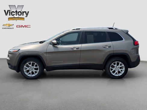 Used 2016 Jeep Cherokee Latitude w/ Comfort/Convenience Group AWD/4WD image 3