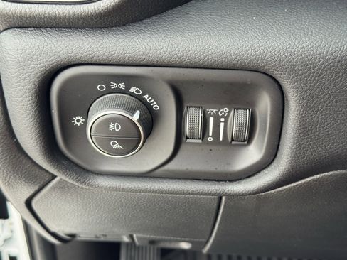 Used 2025 RAM 2500 Laramie image 26