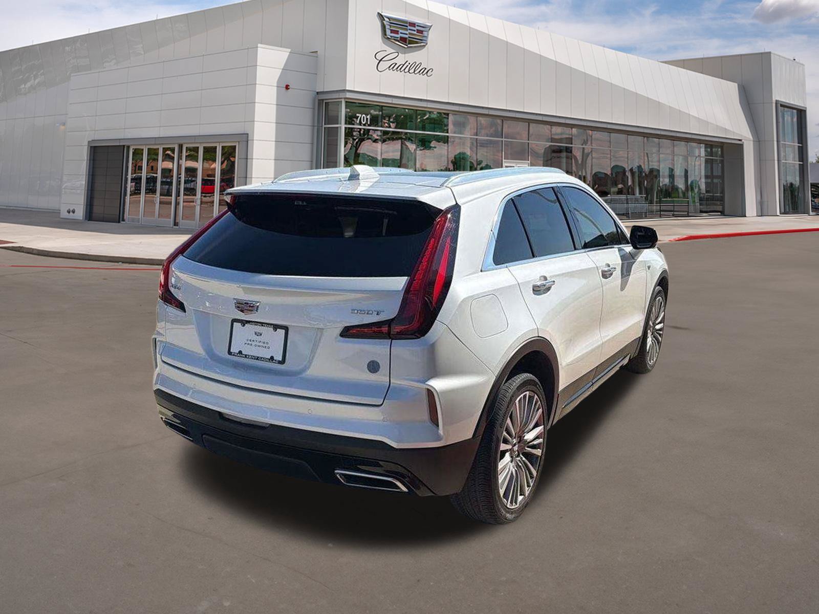 Used 2024 Cadillac XT4 Premium Luxury w/ Active Safety Package FWD image 5