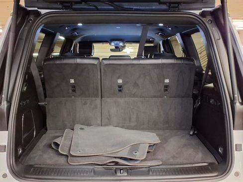 Used 2024 Jeep Wagoneer Series II w/ Flexible Seating Group image 7