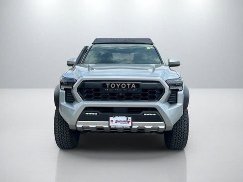 Used 2024 Toyota Tacoma Trailhunter image 2