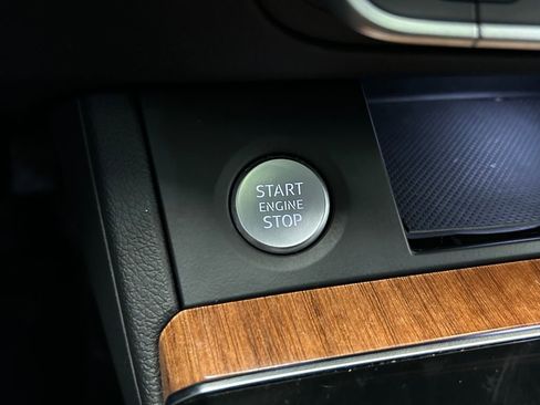 Used 2021 Audi Q5 2.0T Premium w/ Convenience Package image 16